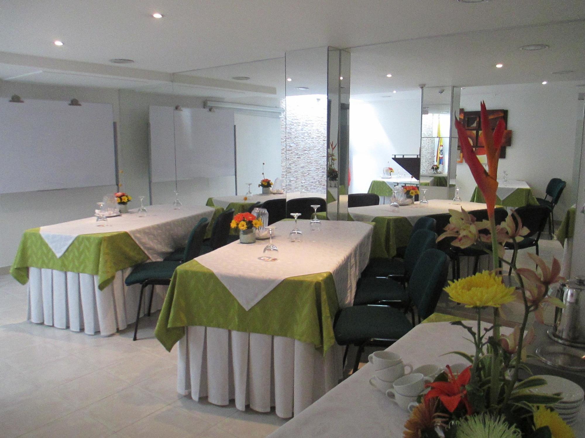 Hotel Platinum Suite Bogota Bagian luar foto