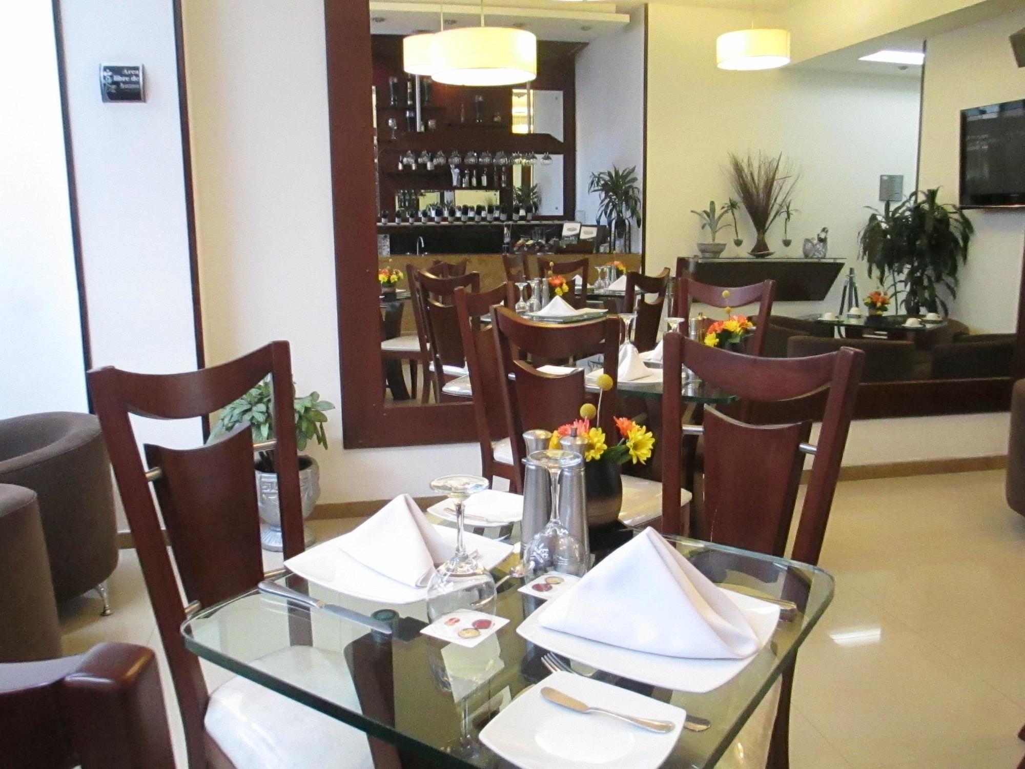 Hotel Platinum Suite Bogota Bagian luar foto