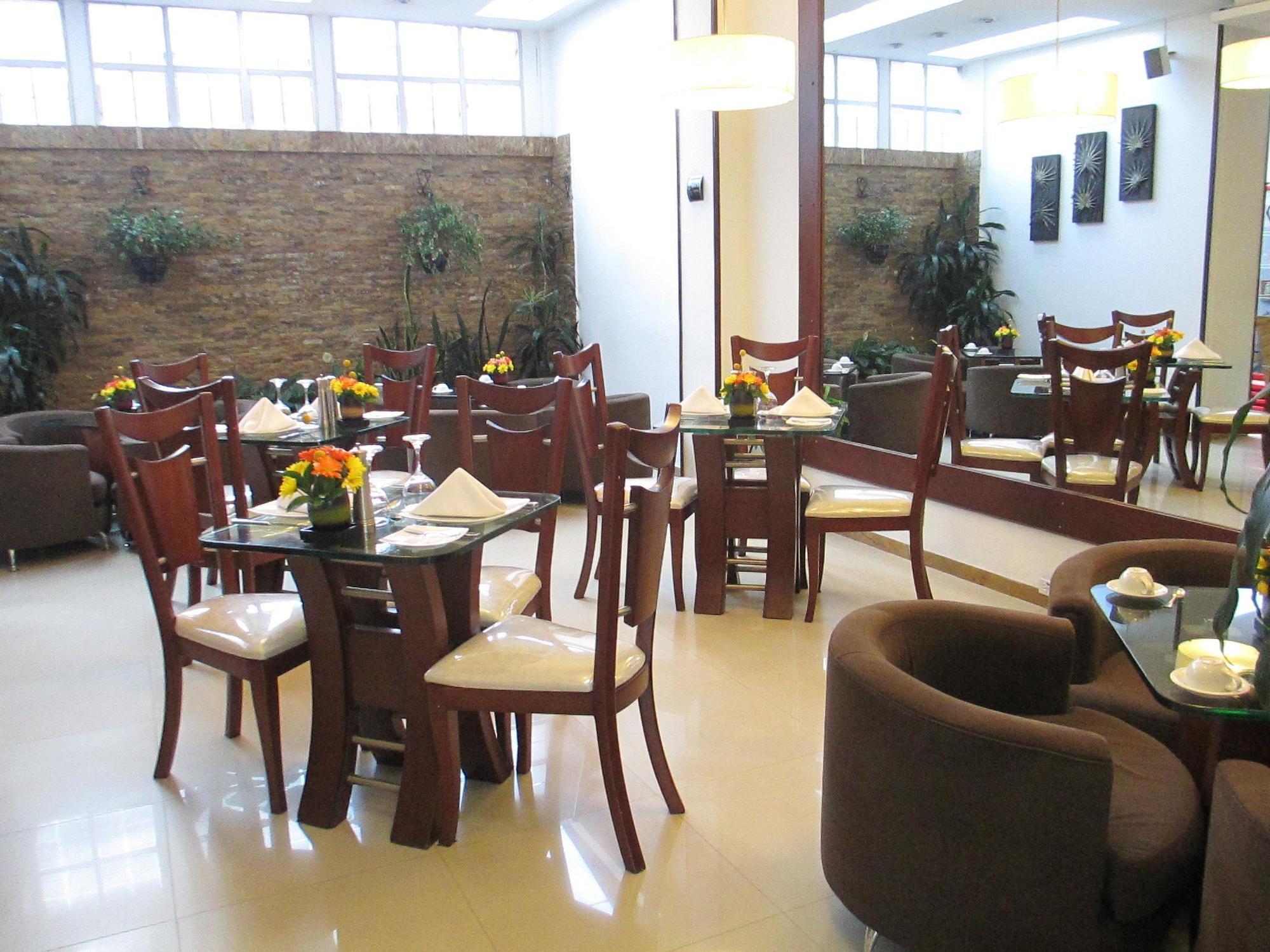 Hotel Platinum Suite Bogota Bagian luar foto